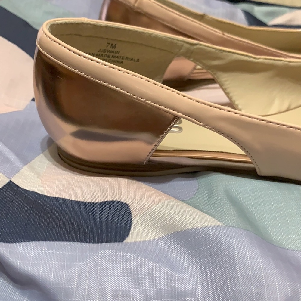 9&Co pointed toe flats with cutouts. - Picture 2 of 9